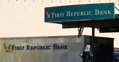 First Republic Bank is on the edge of a precipice