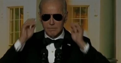 Dark Brandon at the White House Correspondents Dinner.