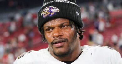 Lamar Jackson agrees record-breaking 'mega deal' to stay with Baltimore Ravens