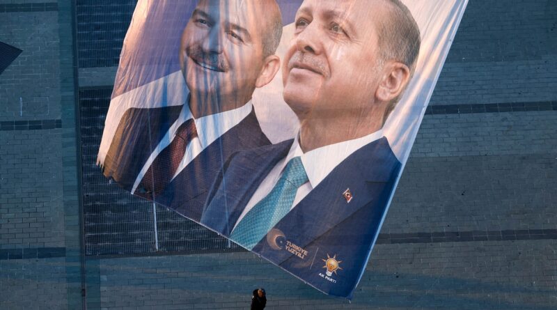 Erdogan’s fate in the balance as Turkish voters head to the polls