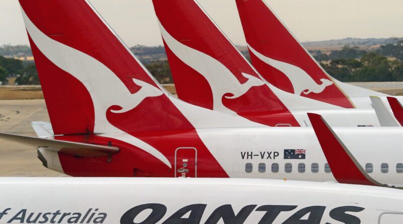 Qantas planes