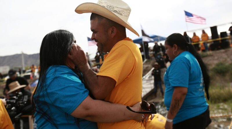 Mexican families get quick reunions with migrant relatives