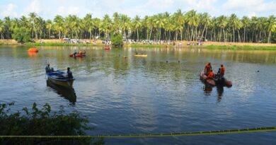 Tourist boat capsizes in southern India, at least 20 dead