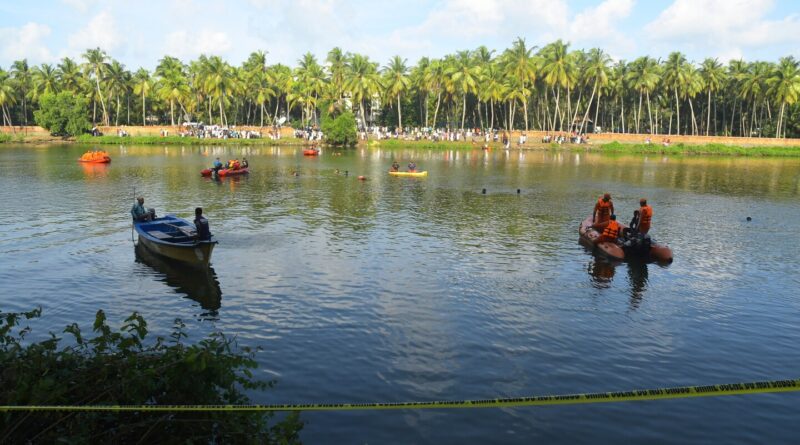 Tourist boat capsizes in southern India, at least 20 dead