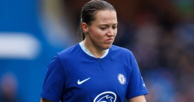 Chelsea's Fran Kirby is staying for another season at Chelsea