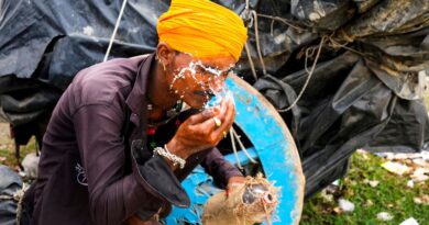 Deaths rise in India as temperatures also soar in latest heat wave