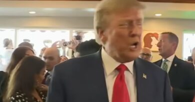 Trump stiffs fans at Miami Cafe