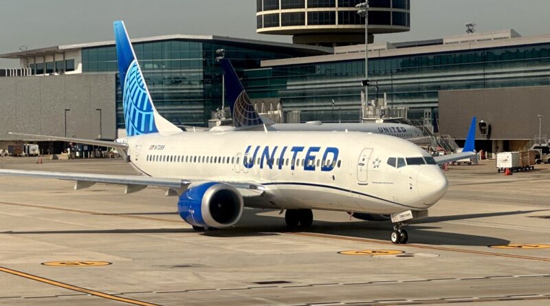 United Boeing 737