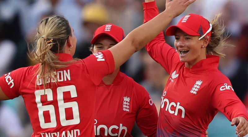 Women's Ashes: Danni Wyatt's 76 sets up England win in second T20I vs Australia to maintain Ashes hopes