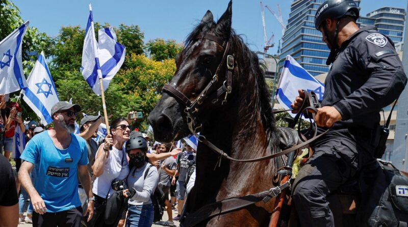 Israeli protests return as Netanyahu restarts judicial overhaul