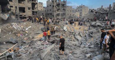 Israeli strikes on Jabalya refugee camp kill and injure hundreds in Gaza