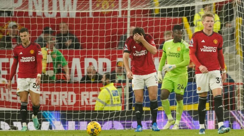 Man Utd 0-3 Man City: Gary Neville claims even the Class of 92 would struggle in this Old Trafford environment