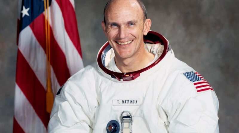 Ken Mattingly, astronaut who helped bring Apollo 13 home, dies at 87