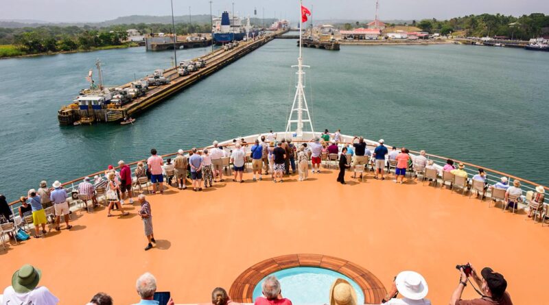 Cunard_Facebook_Panama Canal 2