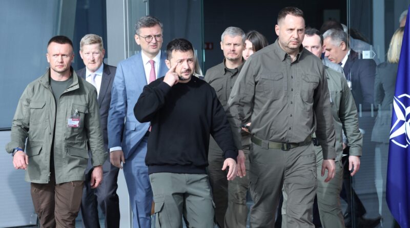 As war frustrations rise, stalemate tests Zelensky and top general Zaluzhny