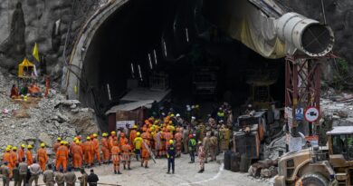 Rescuers in India reach 41 men trapped underground for weeks