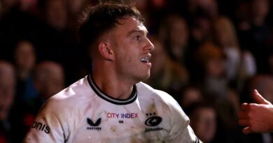 Gallagher Premiership: Saracens thump Harlequins for fourth victory in a row; Leicester beat Northampton for first home win