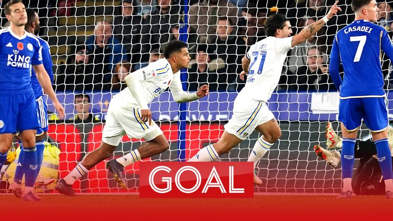 Leeds United's  (centre) celebrates scoring their side's first goal of the game with team-mates during the Sky Bet Championship match at the King Power Stadium, Leicester.