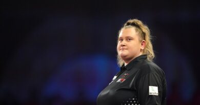 Grand Slam of Darts: Beau Greaves and Fallon Sherrock see campaigns ended as Stephen Bunting beats Peter Wright