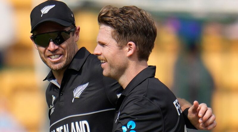 New Zealand's Tim Southee (left) and Lockie Ferguson (right)