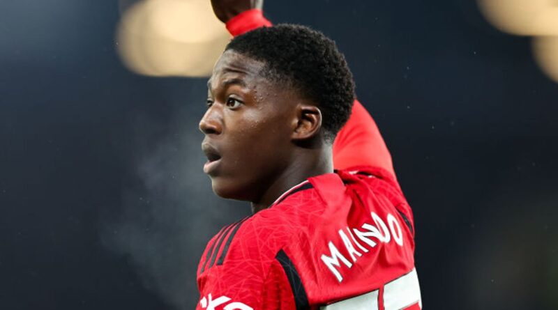 Kobbie Mainoo: Man Utd youngster's full Premier League debut against Everton praised by Gary Neville and Roy Keane