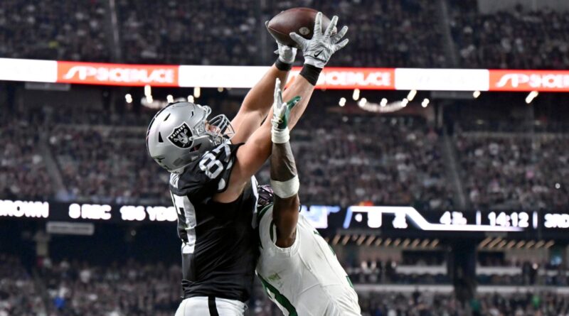 Las Vegas Raiders make it back-to-back wins under Antonio Pierce with Week 10 victory over New York Jets