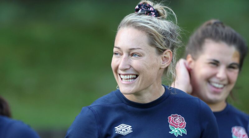 Natasha 'Mo' Hunt and Ella Wyrwas awarded England Red Roses contracts, RFU confirms