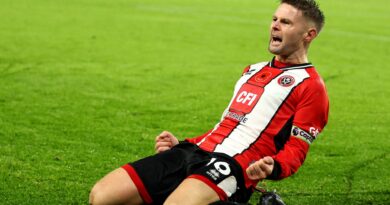 Sheffield United 2-1 Wolves: Oliver Norwood's dramatic late penalty sees Blades win first Premier League game of season