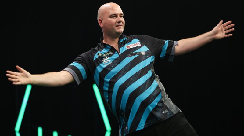 Grand Slam of Darts: Rob Cross sets up semi-final showdown with Stephen Bunting in Wolverhampton