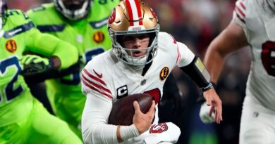 San Francisco 49ers 31-13 Seattle Seahawks: Christian McCaffrey stars to take NFC West-leading 49ers to victory