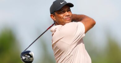 Tiger Woods posts three-over 75 in Hero World Challenge comeback as Brian Harman, Tony Finau lead