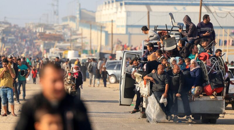 Palestinians flee Israeli military push into southern Gaza