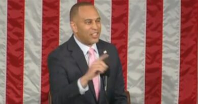 Hakeem Jeffries calls out election deniers during House speech.