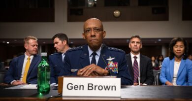 Ending long freeze, top Pentagon general talks to Chinese counterpart