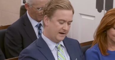 Peter Doocy pushes Hunter Biden conspiracies at White House briefing.