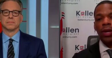 Jake Tapper interviews Kellen Curry on CNN.