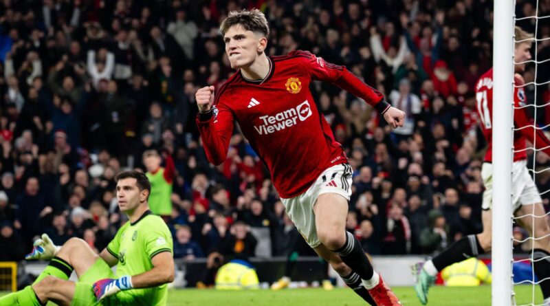 Alejandro Garnacho celebrates scoring for Man Utd vs Aston Villa