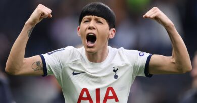 Tottenham's persistence pays off against Arsenal while Liverpool stun Man Utd - WSL talking points