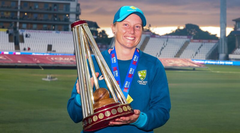 Australia's Alyssa Healy displays the Women's Ashes trophy in 2023 (PA Images)