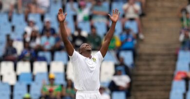 Kagiso Rabada grabs five wickets for South Africa before KL Rahul digs in to get India to 208-8 on close of day one