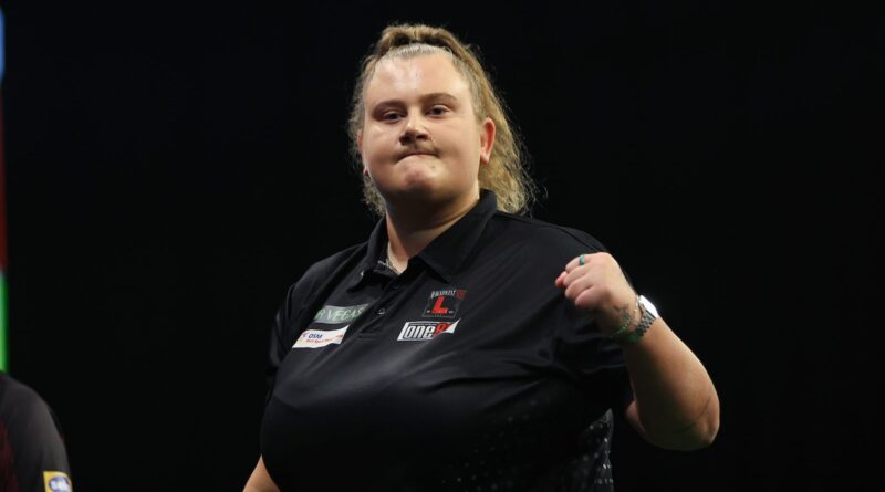 Beau Greaves clinches second WDF World Championship title with win vs Aileen de Graaf at Lakeside