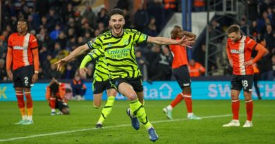 Declan Rice celebrates after scoring a late winner at Kenilworth Road