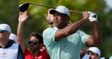 Tiger Woods unable to make progress at Hero World Challenge after rollercoaster third round