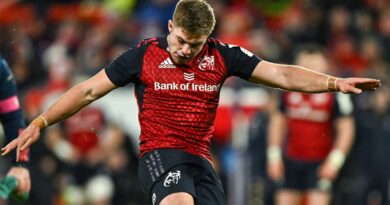 Munster 17-17 Bayonne: Jack Crowley misses last-gasp drop-goal as visitors claim late Champions Cup draw