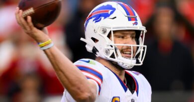 Josh Allen embraces the chaos to give Buffalo Bills a fighting chance in late bid to reach NFL playoffs