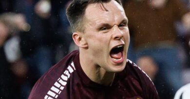 Lawrence Shankland scores the opener for Hearts against St Mirren