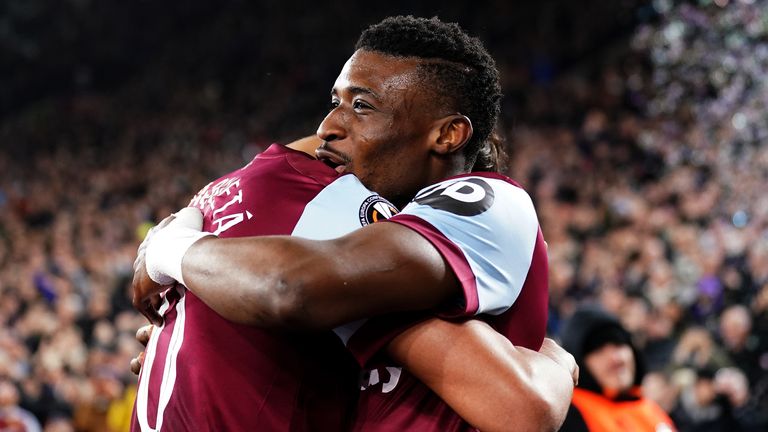 West Ham 2-0 Freiburg: Hammers secure Group A top spot and place in Europa League last 16