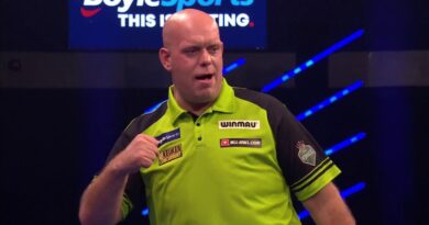 World Darts Championship: Michael van Gerwen says he is still the player to beat as he looks to clinch his fourth title