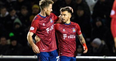 Kilmarnock's Marley Watkins celebrates with Daniel Armstrong