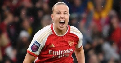 Beth Mead celebrates after opening the scoring for Arsenal against Chelsea